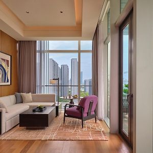 Premium King Suite